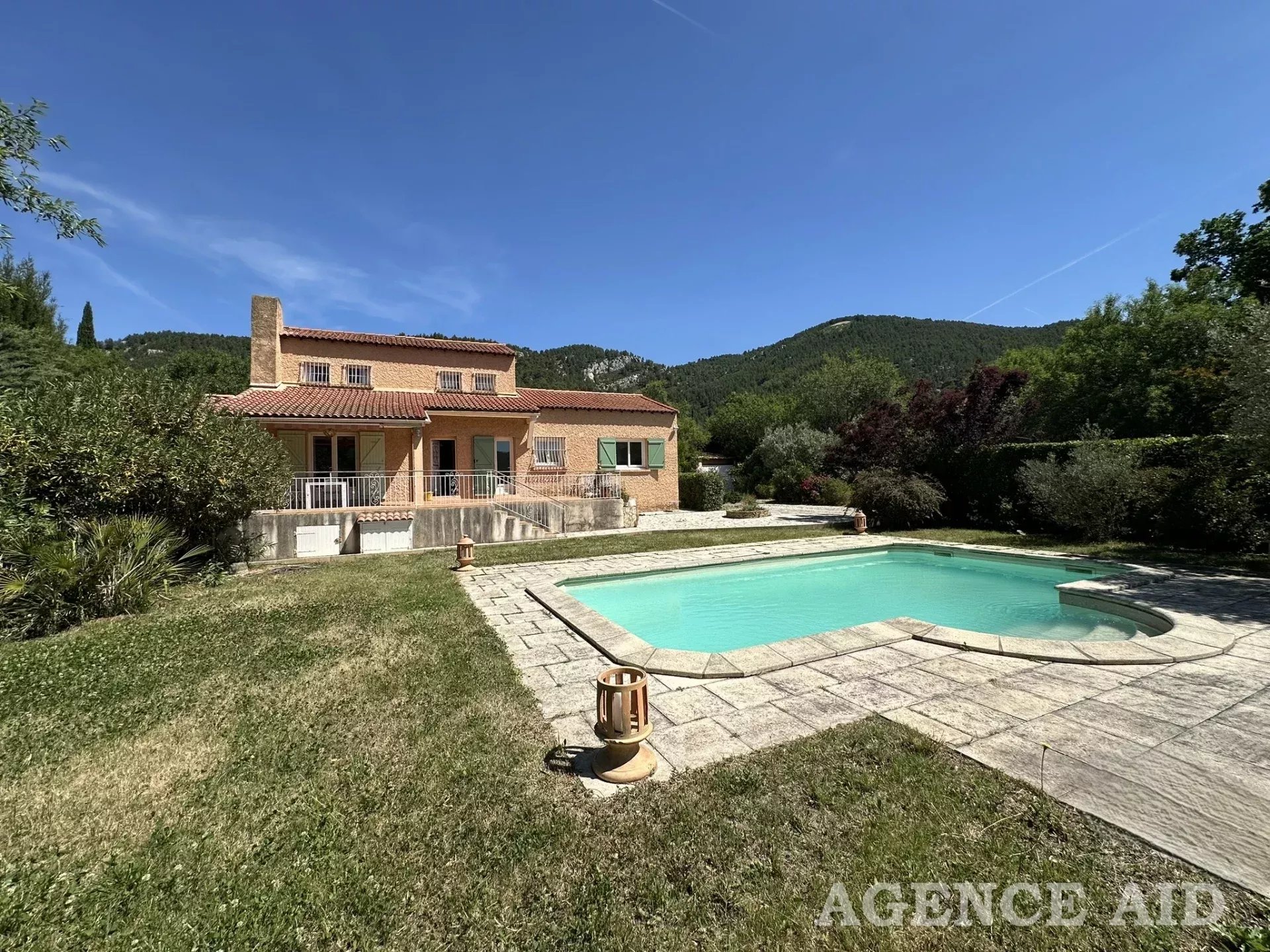 Maison-Villa - Cuges-les-Pins