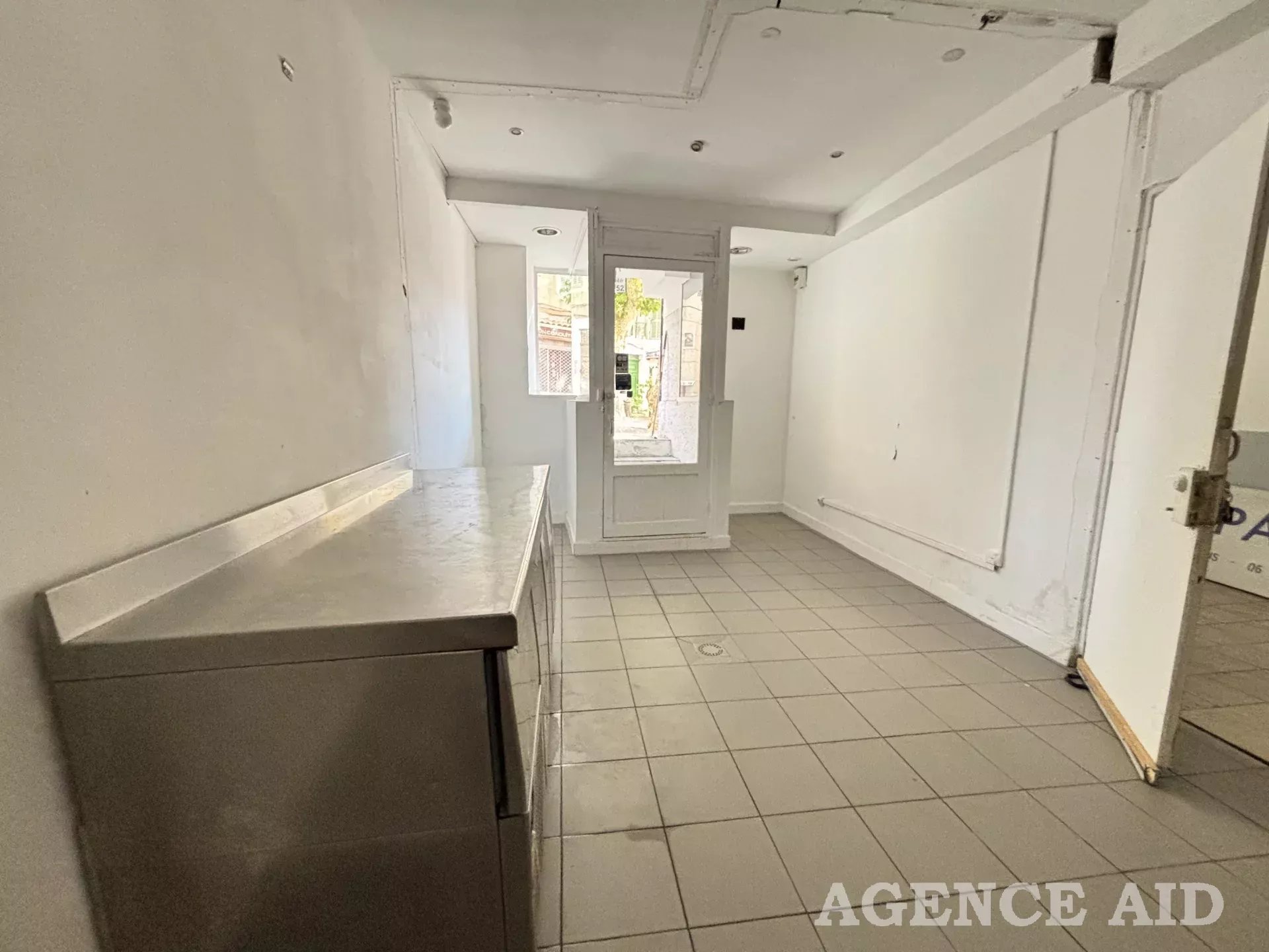 Local Commercial - Cuges-les-Pins