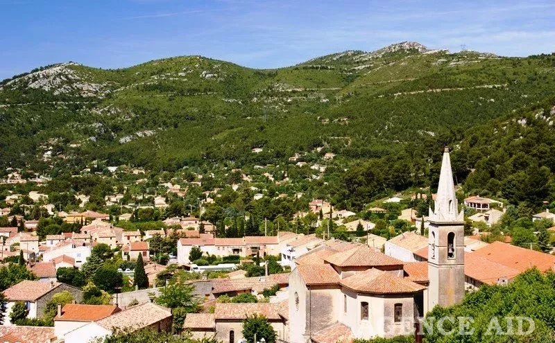 Immeuble - Cuges-les-Pins