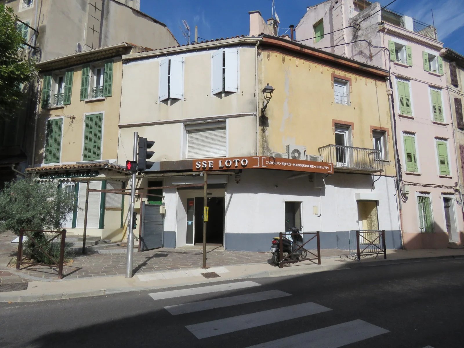Immeuble - Cuges-les-Pins