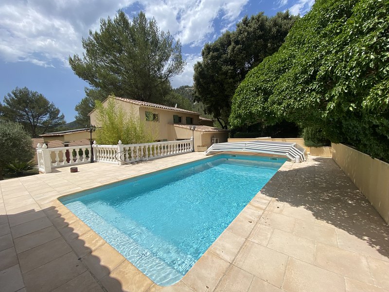 Maison-Villa - CUGES LES PINS
